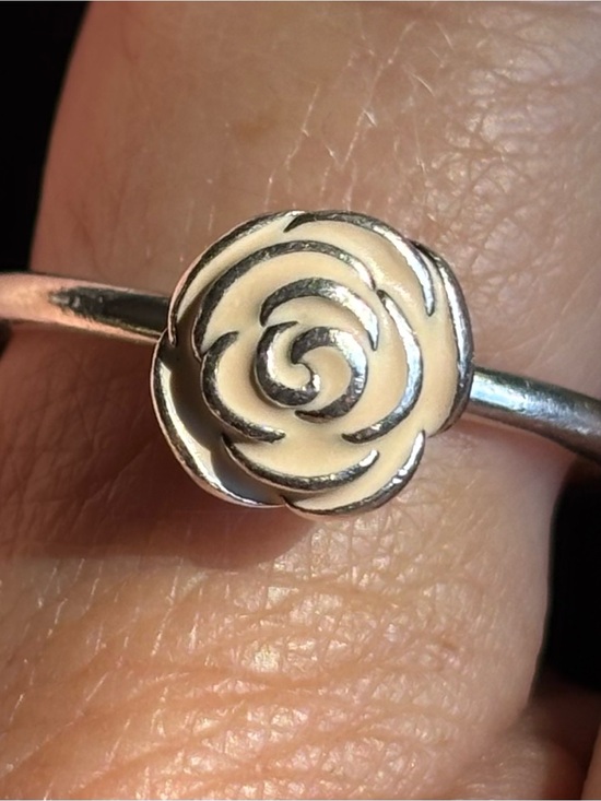 LF Jewelry - Sterling Silver Rose Ring with Cream Enamel